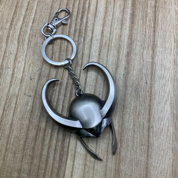 Loki's Helmet Marvel Universe The Avengers Key Ring Chain - Picture 1 of 6